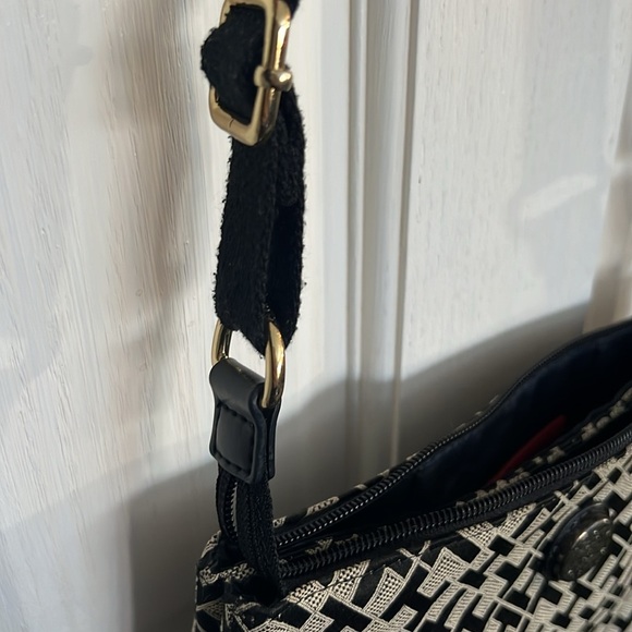 Tommy Hilfiger crossbody - Picture 3 of 12